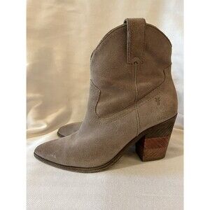 Frye Faye Chevron 3” Block Heel, Beige Suede Booties, Size 7